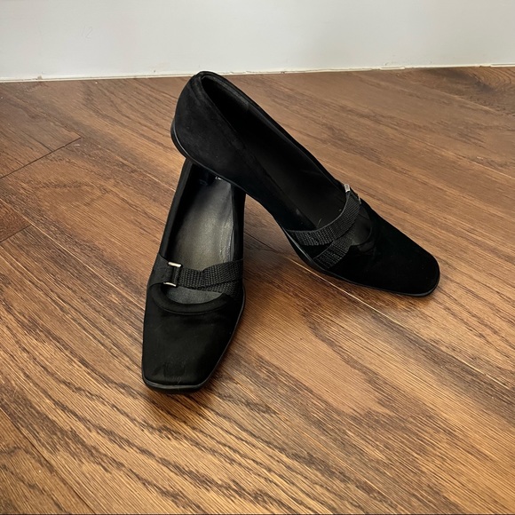 00s Stuart Weitzman Black Suede Vintage Heels with Strap Detail - Picture 5 of 14